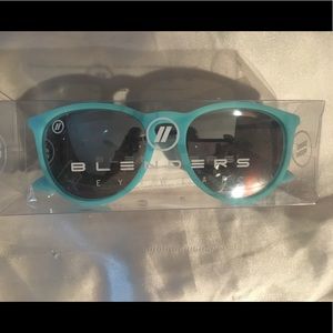 Polarized mirrored sunglasses